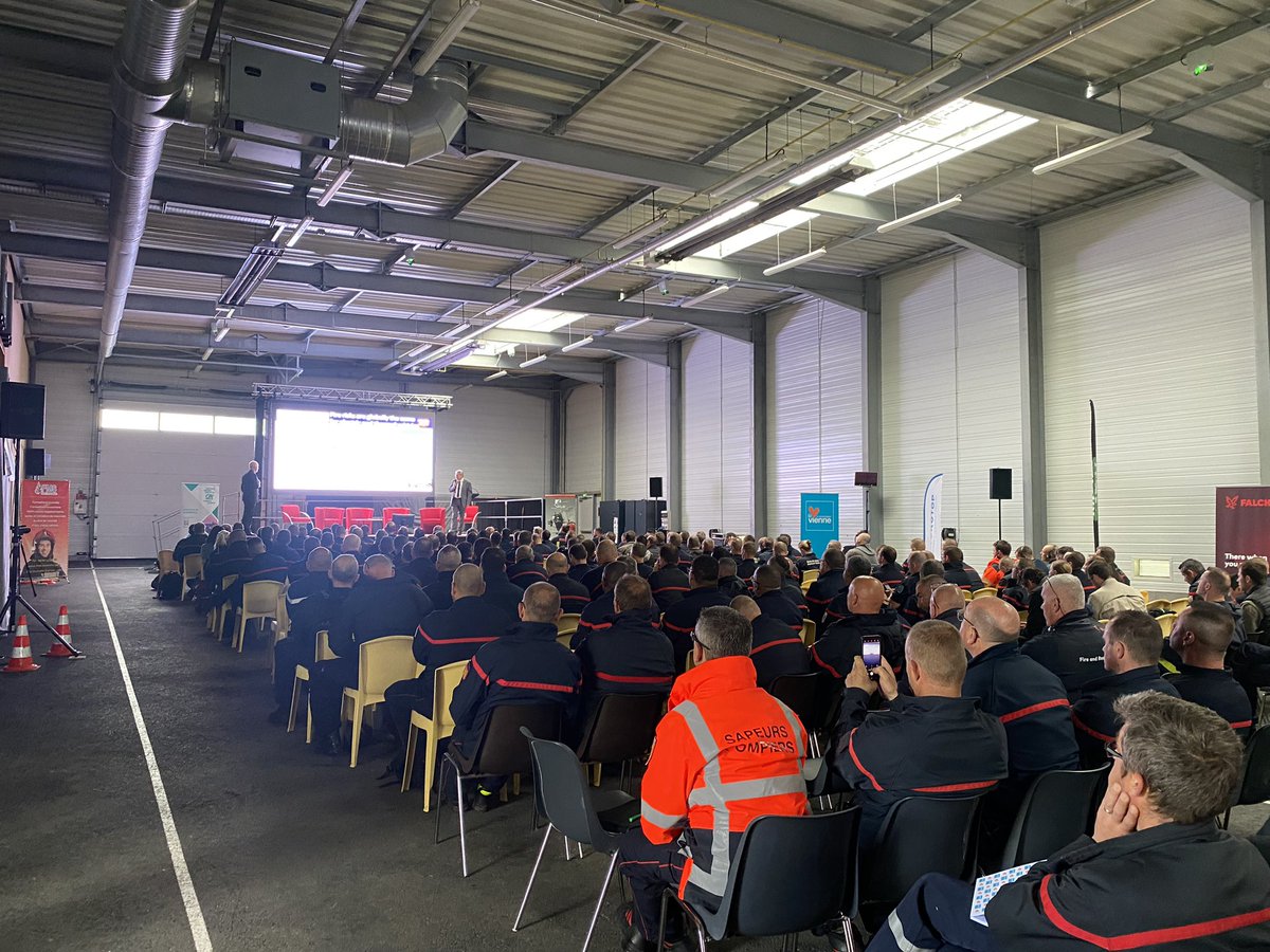 AdrienGransagne's tweet photo. Fin des #JTIUV 2023 ce soir. Un bel événement organisé pour rassembler les acteurs de la filière, plus de 60 #SDIS et de nombreuses entreprises. Cette événement est une réussite grâce à tous les présents et à la volonté de prospective du @sdis86. Alors rdv en 2025 ? 😉 https://t.co/Y69MxvoejB