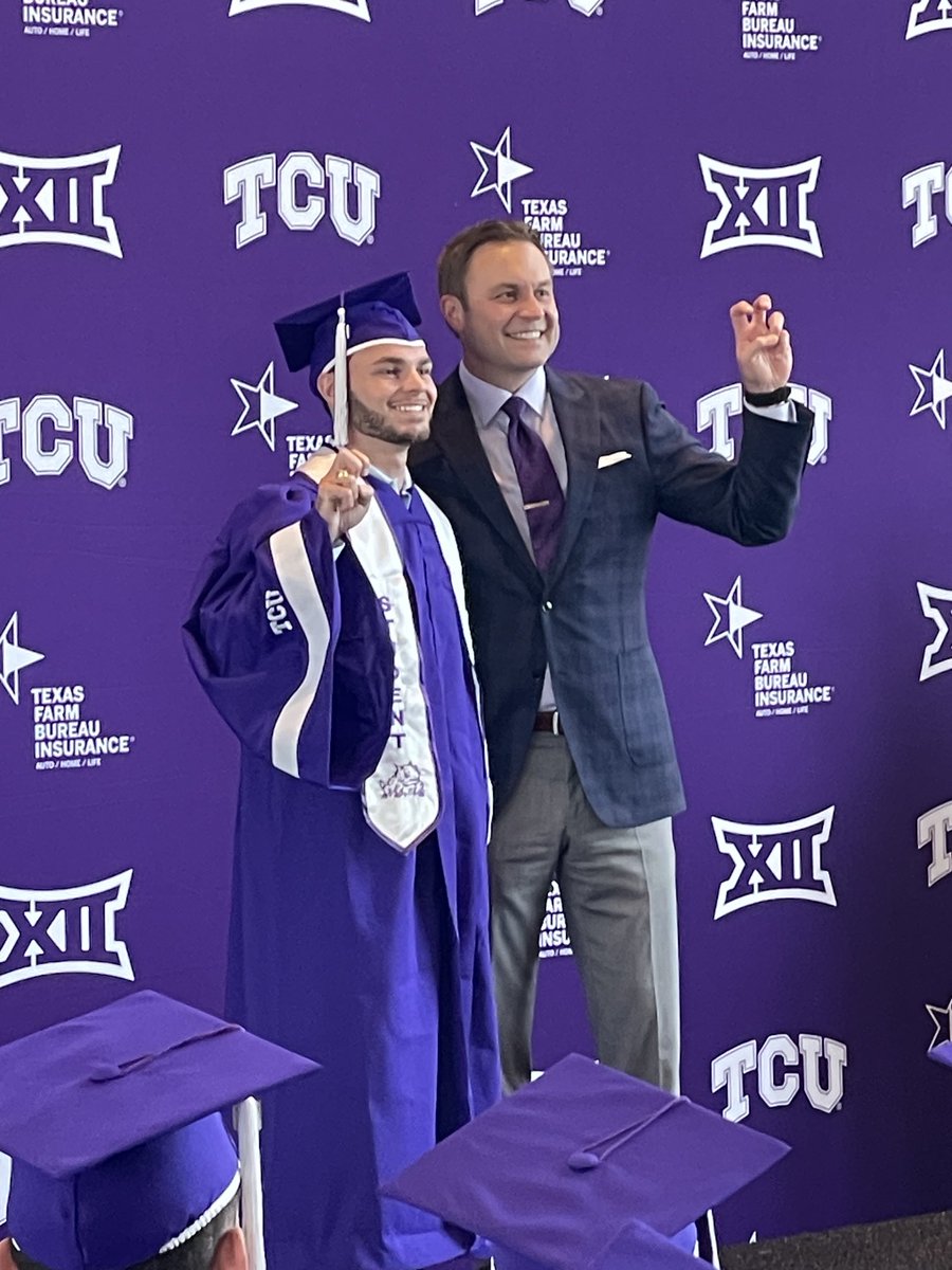 epkoach's tweet photo. Congrats ⁦@EvanKoach⁩! Four year track team member and now a TCU alumni! https://t.co/yTVDHpXQAW