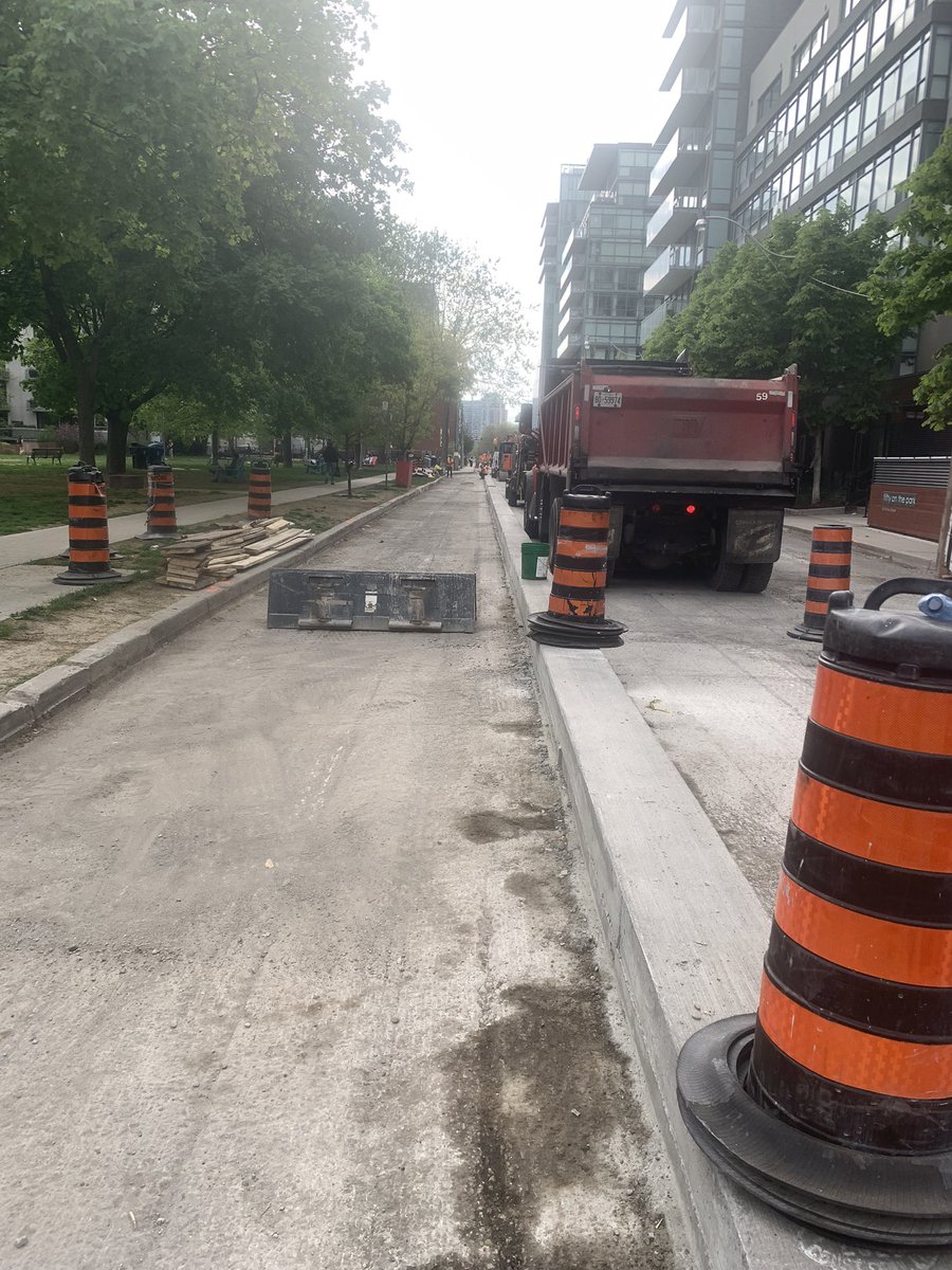 Beautiful bike lanes coming to Wellington: jobs, sustainability, fewer cars on the road, health (happiness) #progress #topoli