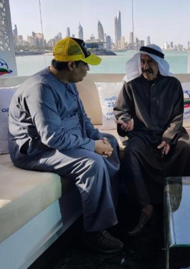 Yakoob_alsaadi's tweet photo. ويرحل بعضنا حين يرحل بعض من زمن، حين تلوح في الأفق سحابة من شجن .. ورحل عبدالكريم عبدالقادر، أغنية العمر تصدح في أفق الصبا .. معظم أشيائنا الأولى، الحب والحياة والجمال .. وداعا يا أجمل أغانينا https://t.co/FAuXfPI68C