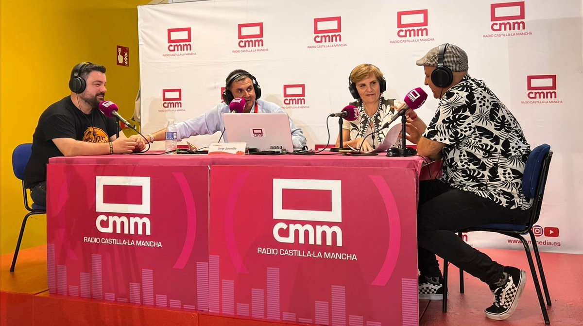 Empezamos el sábado con la mejor información agraria en un @APiedeCampoCMM muy especial 

🍷 Desde FENAVIN, Feria Nacional del Vino en Ciudad Real

➡️ Equipo de lujo: @jorjaramil @AuroraDPablos @agusduran @Jesus_Arenas_

📻 Escucha #RadioCLM en la FM o en
cmmedia.es/play/en-directo