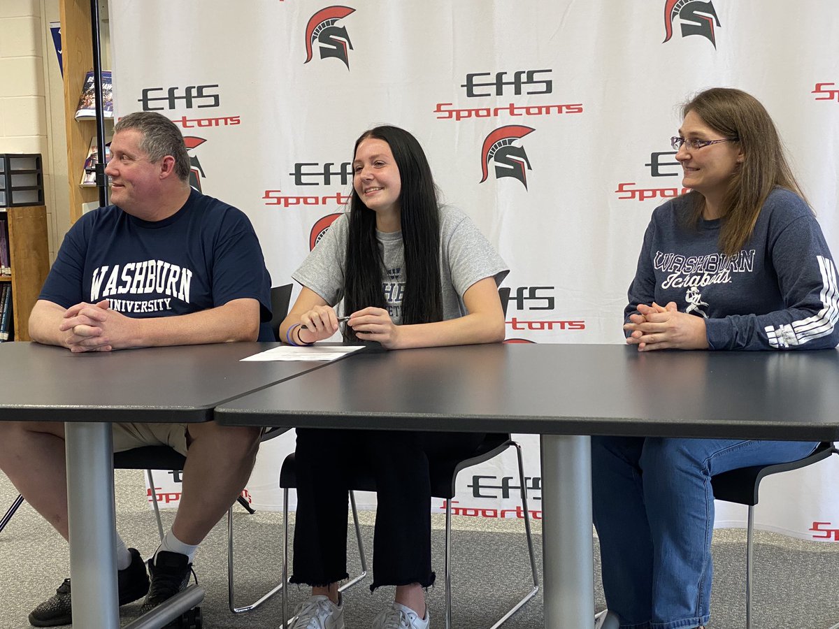 The news I’ve been waiting for. 

<a href="/EHSLadySpartans/">EHS Lady Spartans BB</a>’ <a href="/Rebecca34123225/">Rebecca Snyder</a> is heading to Topeka to play at <a href="/wusports/">Washburn Athletics</a>. 

Snyder will play in the <a href="/KBCA_Tweets/">KBCA</a> All-Star Game next month in Salina. 

#KSPreps
