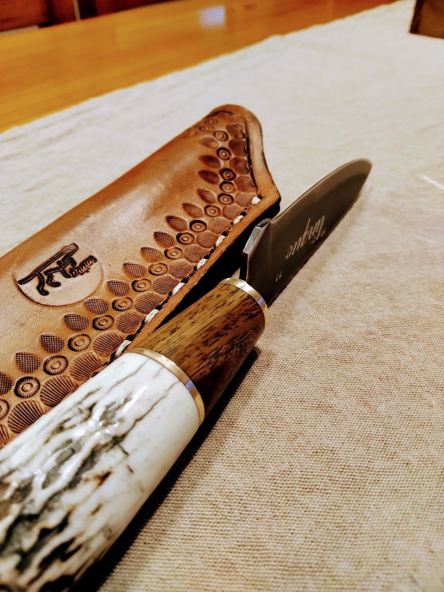 JAVIERPALACIO05's tweet photo. Cuchillos "tinque"
Bolívar Bs As Argentina
Criollo🔪💯
Acero Inox. N690 Bhöler
Cabo de Nogal Americano y Asta de Ciervo 
Botón/Separador/Pomo de Bronce
Vaina Cuero
DISPONIBLE!!! https://t.co/s6OnbbxX3X