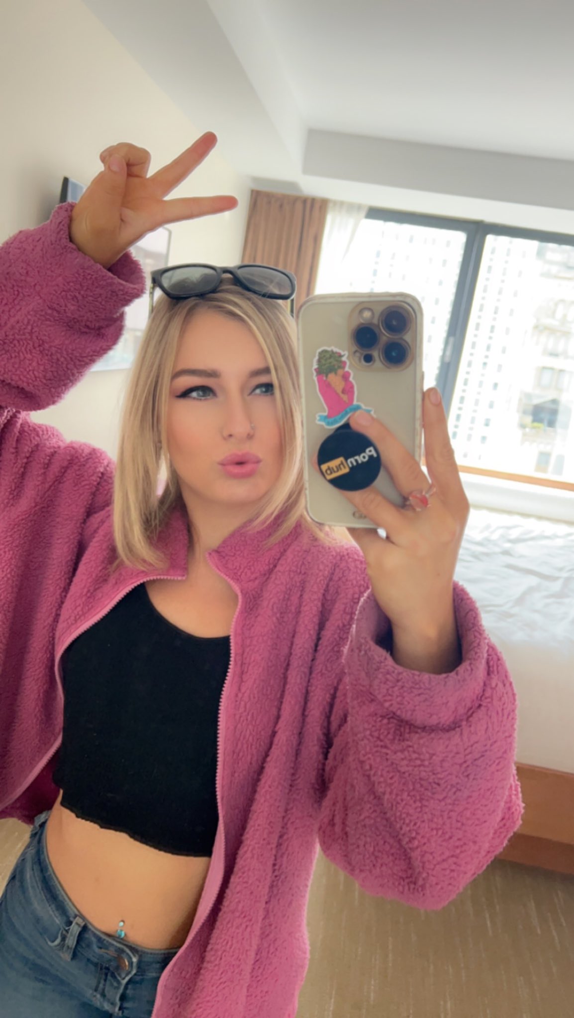 Minxx Marley on Twitter: "Baby Minxx in the Big City 🌆 https://t.co/SrSc7BDVlr" / Twitter