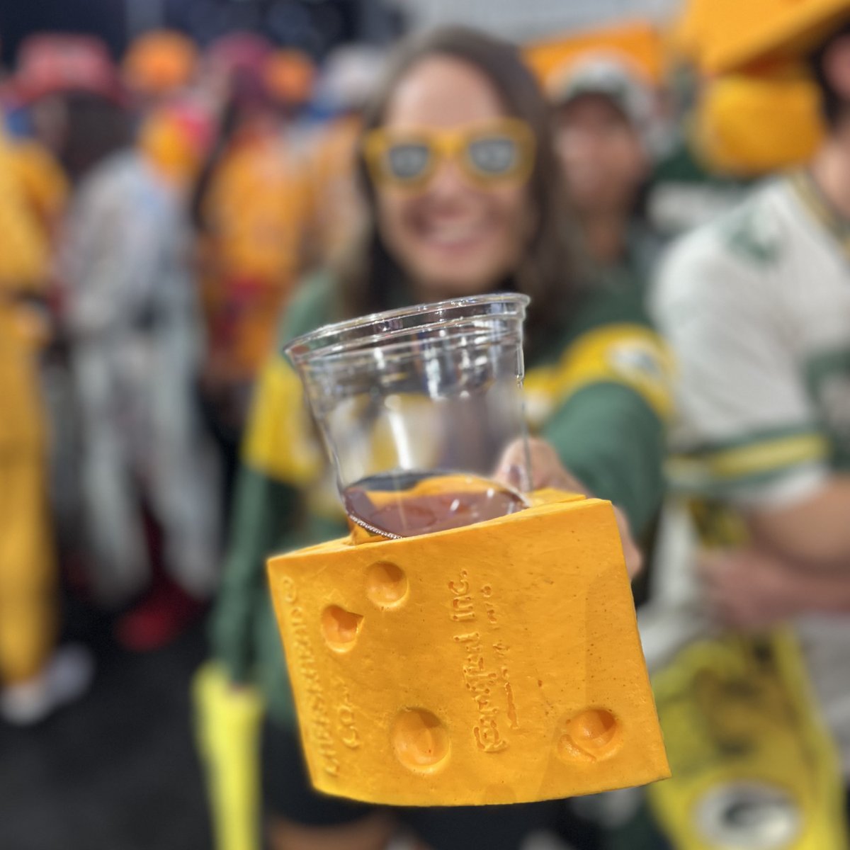 CHEERS to the weekend, #Packers
fans! 🍻🧀 

#GoPackGo