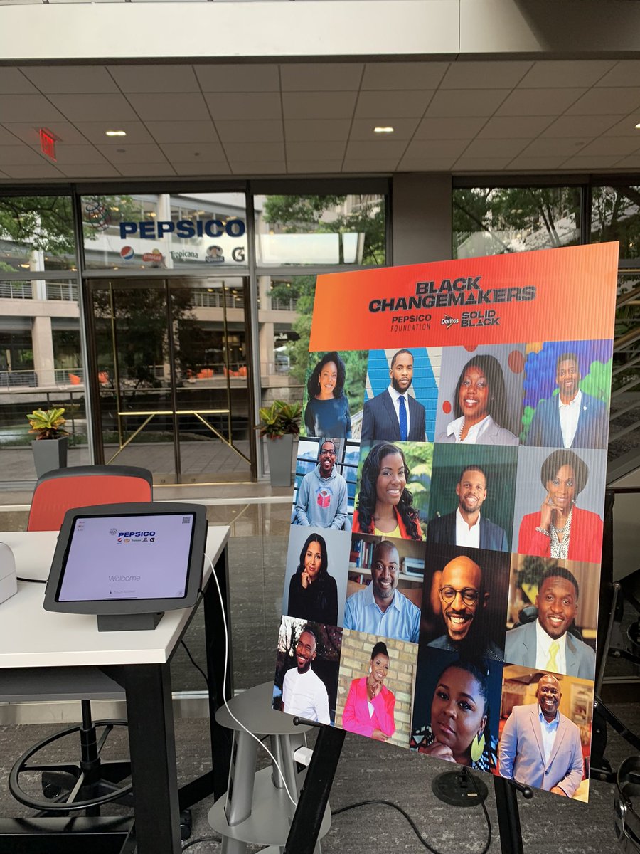 PhilForGeorgia's tweet photo. What does it mean to be #SolidBlack? “To be bold, brave, intentional, and unapologetic. To build upon all that Black culture, community and excellence represents and leave an impact that will be felt for generations.”
Inspiring week w/ fellow Black changemakers @Fritolay’s HQ. https://t.co/RN0Wbx1n2r