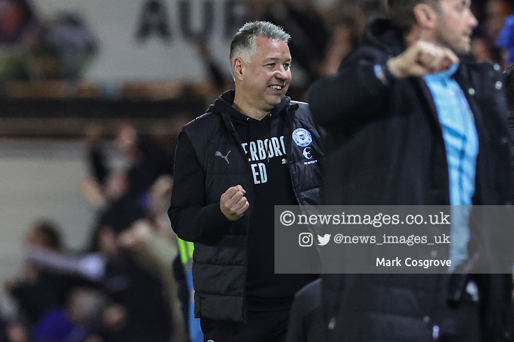 Darren Ferguson manger of Peterborough United celebrates Jonson Clarke-Harris #9 of Peterborough United to make it 4-0 during the Sky Be …
#PUFC @theposhofficial
@swfc #swfc
@SkyBetLeagueOne @EFL
@Mark_Cozy
Sales - pictures@newsimages.co.uk