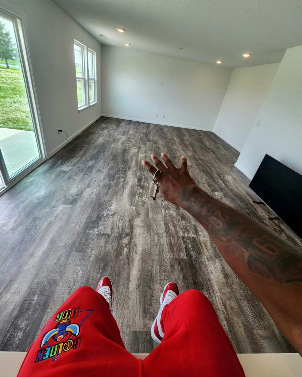 Hoh_24's tweet photo. This for all them trails and tribulations! Home owner at 24, a place my kids can call home of their own. God the greatest 🙌🏾 https://t.co/5JFq3j4p99