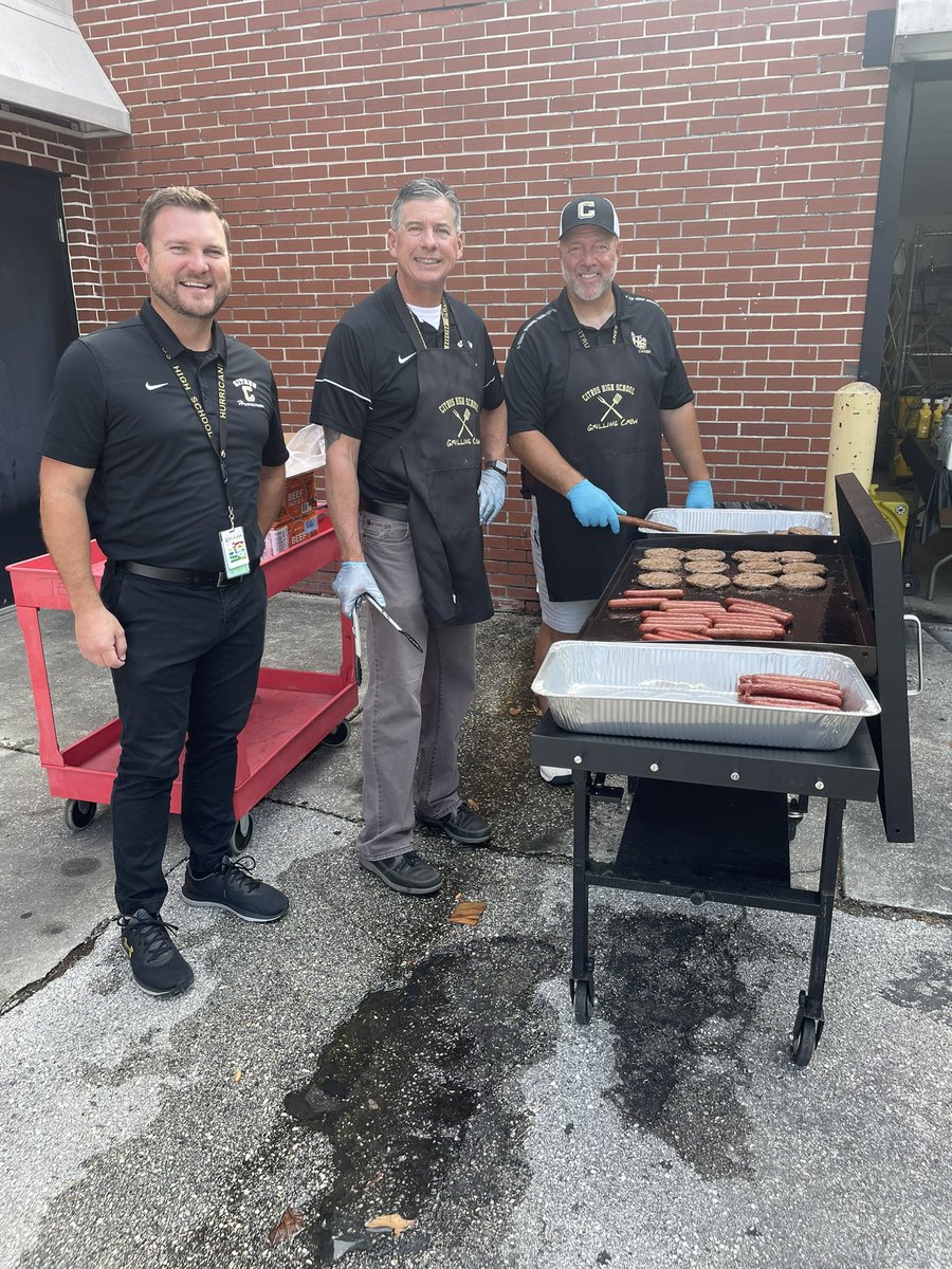 Mary Leonard tweet media