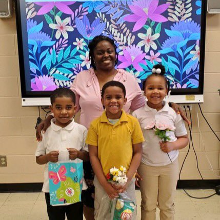 GeeterSchool's tweet image. At Geeter K-8 we have nothing BUT, A+ teachers, educators, and mentors that support the growth and blossoming of our students. The Admin Team, our parents, and our students appreciate your life’s dedication to serving our village. THANK YOU!! 🌼🌻🌷🌺🌸🪻🌹💐