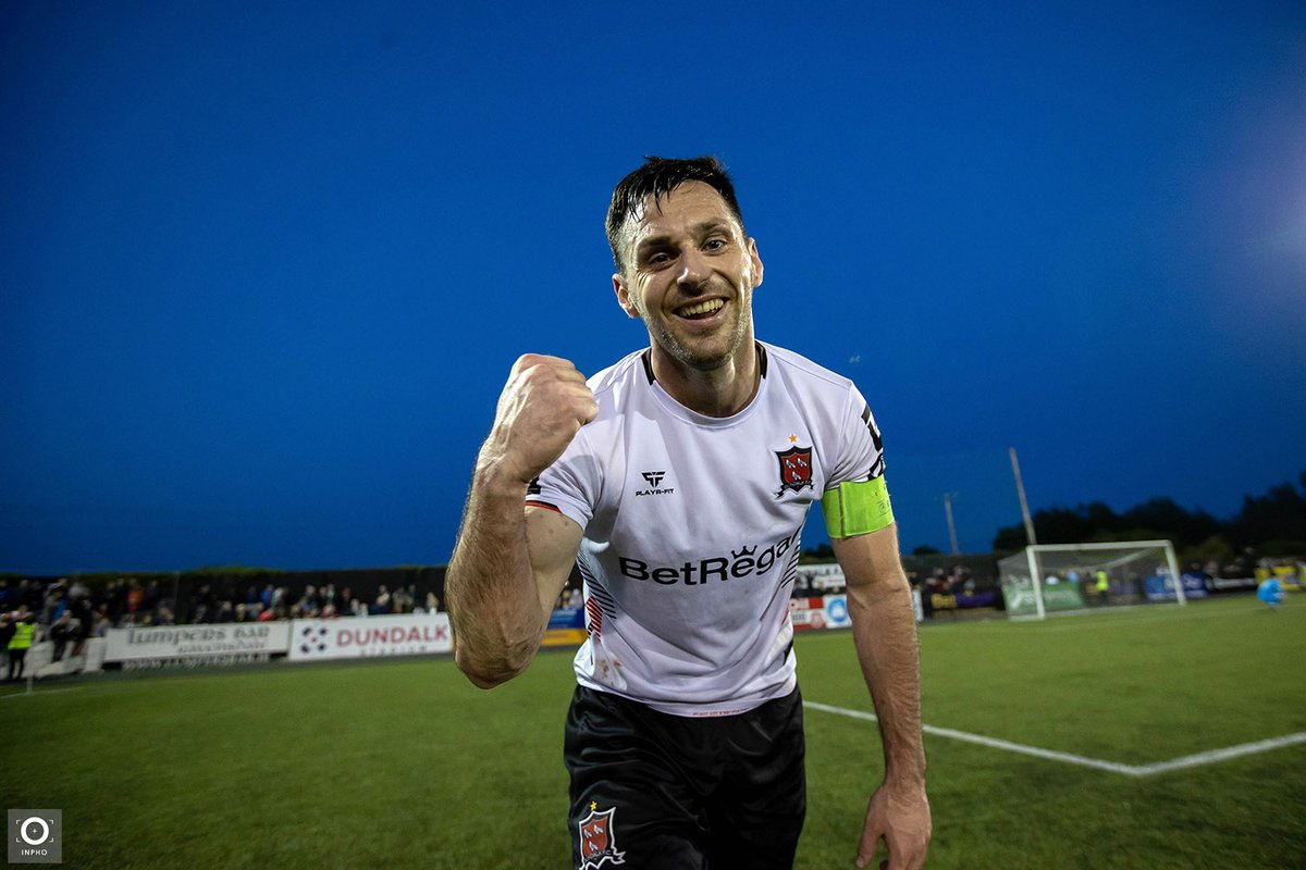 Inphosports's tweet photo. "Friday Night Delight!!"

Cut to absolutely ridiculous scenes as that man again Pat Hoban strikes deep, deep into injury-time to give @DundalkFC a 2-1 win over Cork City tonight in the @LeagueofIreland! (📸 @MorganTreacy) https://t.co/RXKallWoLH