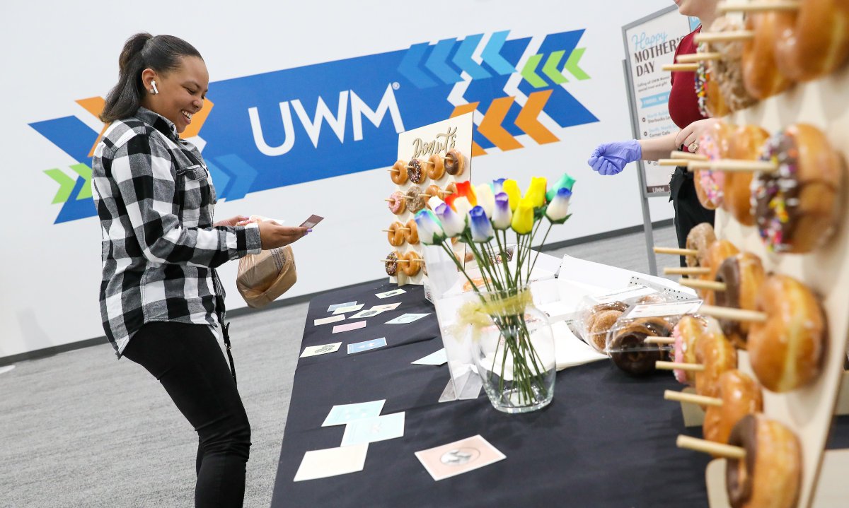 UWMLife's tweet photo. To all the moms on our team: thank you for everything you do! Today, we're celebrating you with a special Mother's Day treat to show our gratitude. 💕💓 https://t.co/RMBHKTAfVP