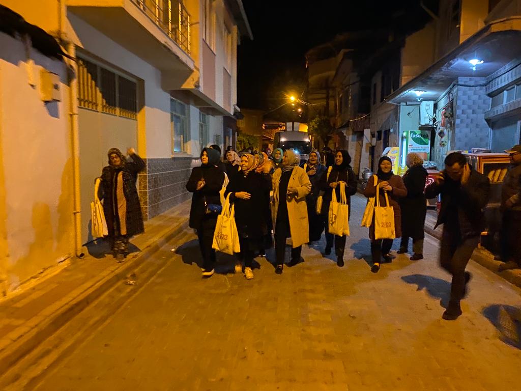 akkadinhavran10's tweet photo. 📍Bu akşam köy ziyaretlerimizde Büyükdere ve Küçüķdere   Mahallelerimizi ziyaret edip vatandaşlarımızla sohbet ettik.
Misafirperverliklerinden dolayı mahalle sakinlerimizin hepsine ayrı ayrı teşekkür ederiz. 
@RTErdogan
@AKKADINGM  @Kamilevarda https://t.co/erLxZoUC4r