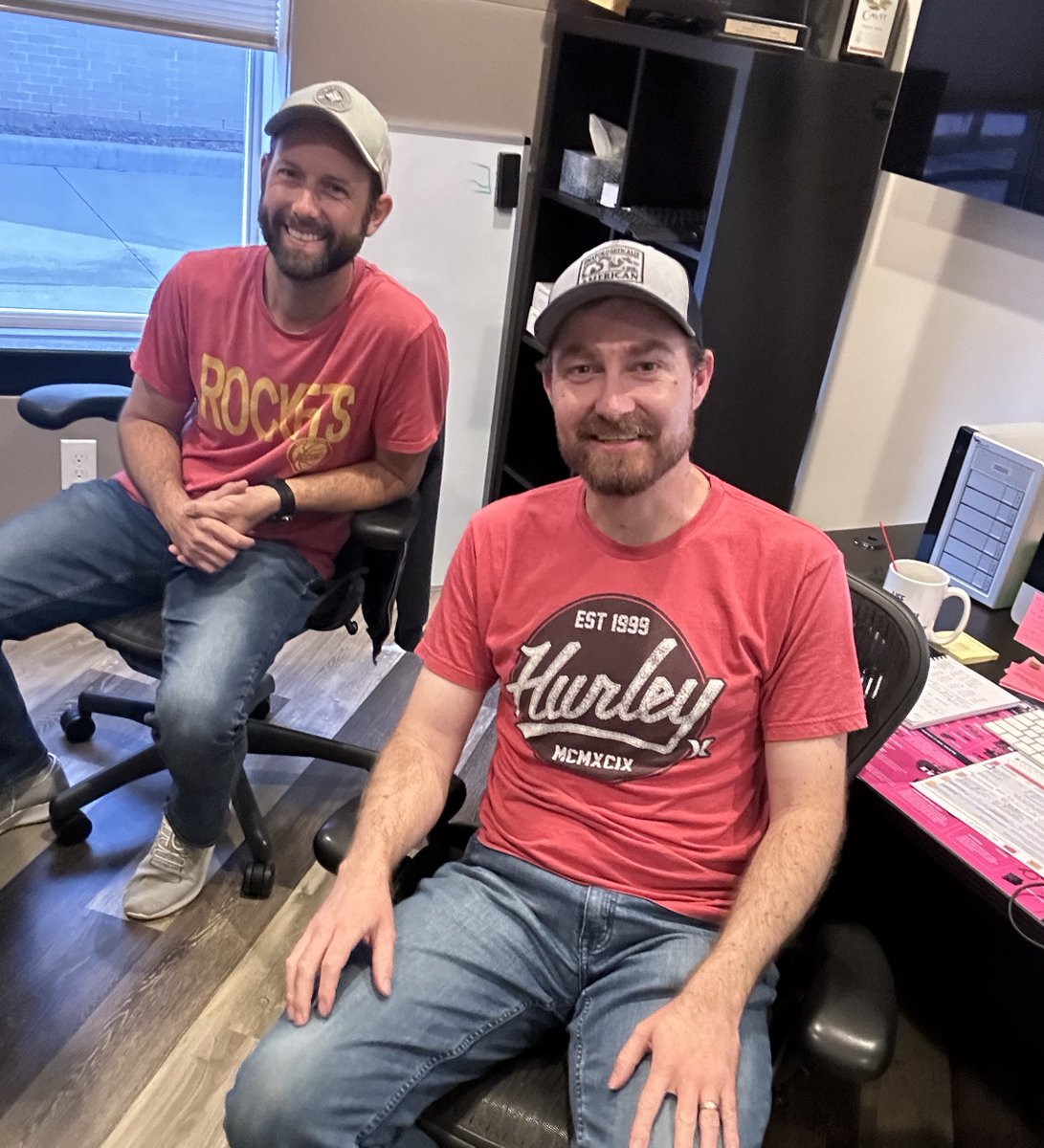 Red7Creative's tweet photo. Same office, Same outfit🤔
Check in here for more team updates😄 and for more about our services go to✅ (link in bio)
#Red7Creative #AdAgency #Advertising #DigitalMarketing #CreativeAgency #DataDriven #Dallas #DFW #AutomotiveAdvertising https://t.co/IgxzBZrqUd