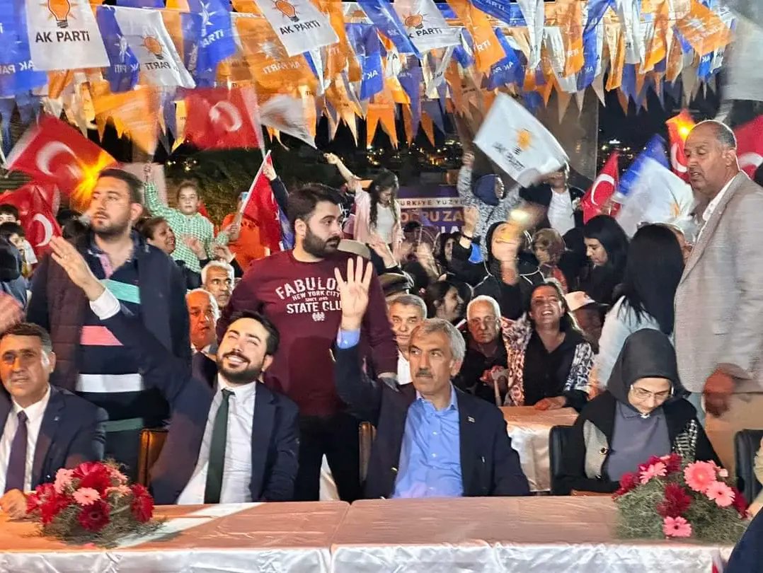 AkKiliss's tweet photo. 📍Teşekkürler Karataş Halkı , Teşekkürler Kilis ..

Meydanlara sığmayan büyük bir heyecan ve coşkuyla
14 Mayıs zaferine yürüyoruz.

@RTErdogan
@aysekesir
@Nilgun_OK 
@fazilarisoy 
@ahmetsalihdal
@metinkaraku5 
@servetramazann 
@SihmehmetY
@AKKADINGM https://t.co/cuIiI6Ioct