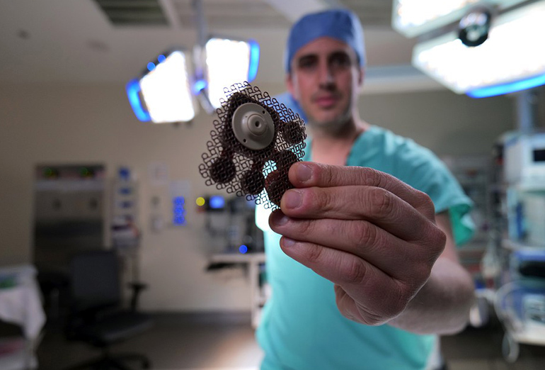 Eye Center tweet media