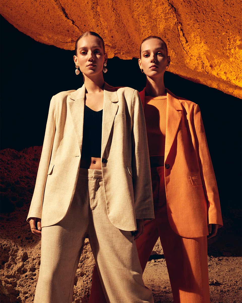 OshawaCentre's tweet photo. Calling all girlbosses…💼👠Shop @hm elevated basics in mesmerizing spring hues you won’t want to miss!
.
.
.
#oshawacentre #ootd #springstyle #spring #explorecanada #springtrends https://t.co/pWbDZKwC6A