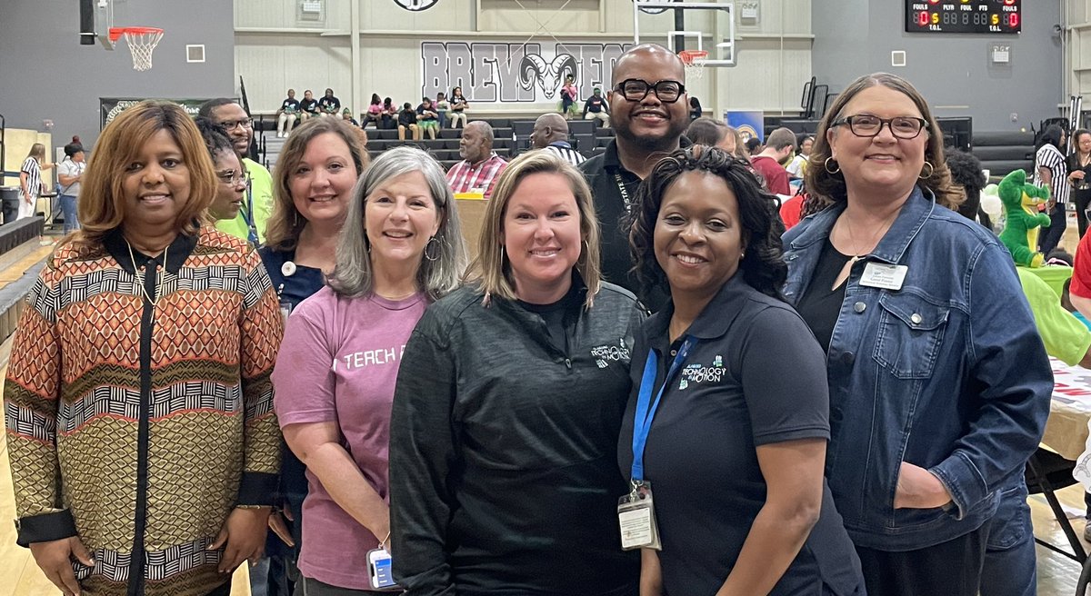 Valerie Curtis tweet media