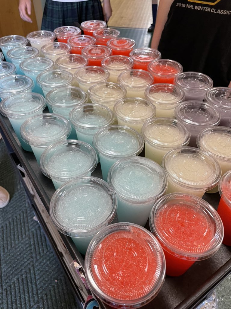 StPatsYorktown's tweet image. Slushies Anyone?! #StPatsPride #EntrepreneurshipProgram