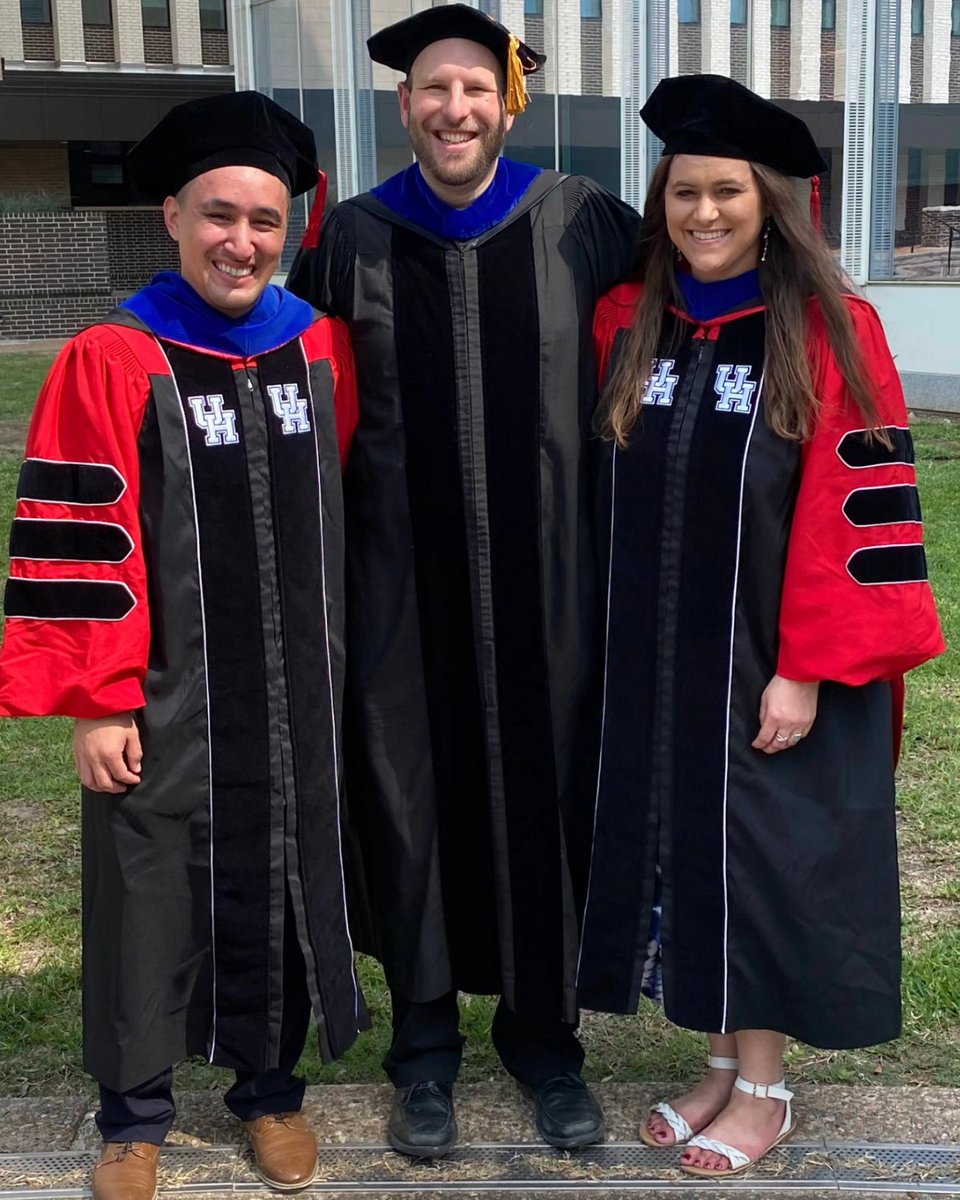 LASantacroce22's tweet photo. Officially graduated with my PhD in cognitive neuroscience from the University of Houston! Special thanks to my advisor Ben Tamber-Rosenau, my fellow 2017 cohort member Brandon Carlos, and the other @CNA_Lab members—couldn't have done it without you guys ❤️ https://t.co/Yy9djhxx1f
