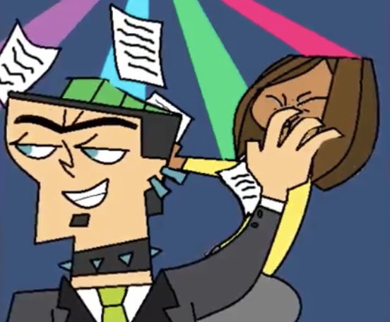 ofradwaves's tweet image. jk pushes her in the water