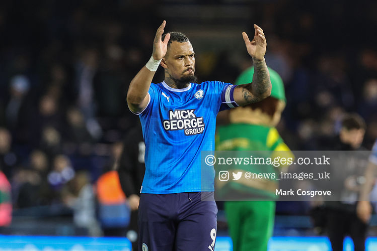 Jonson Clarke-Harris #9 of Peterborough United applauds the fans during the Sky Bet League 1 Play-Offs match Peterborough vs Sheffield W …
#PUFC @theposhofficial
@swfc #swfc
@SkyBetLeagueOne @EFL
@Mark_Cozy
Sales - pictures@newsimages.co.uk