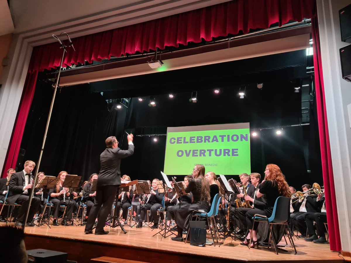 VOX_Moncada's tweet photo. Esta tarde parte del equipo de VOX Moncada ha estado en el CONCERT por BRIGHAM YOUNG WIND SYMPHONY y por Shawn Smith, Director BANDA SIMFÔNICA DEL CONSERVATORI Jose Alcácer, Director.
#cuidalamusica
#cuidamoncada
#CuidaLoTuyo https://t.co/36DFHjtXFa