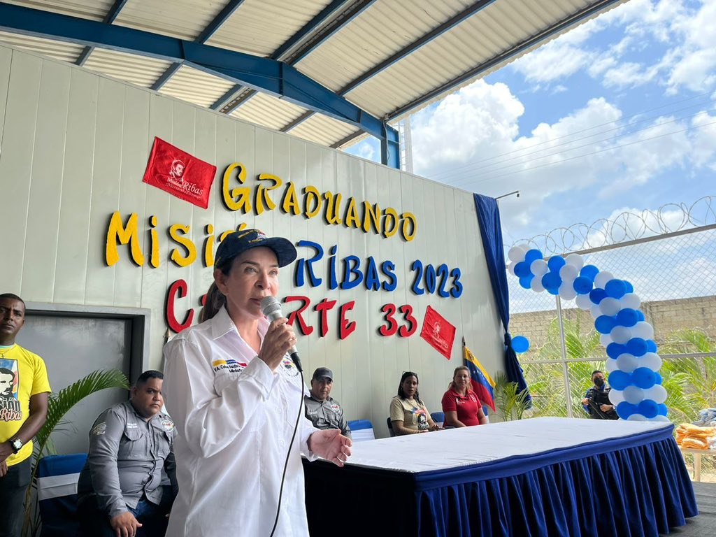 Durante la jornada hicimos entrega de uniformes para los privados de libertad, custodios y custodias del Sistema Penitenciario, al tiempo que entregamos tres boletas de excarcelación en cumplimiento del proceso legal correspondiente.