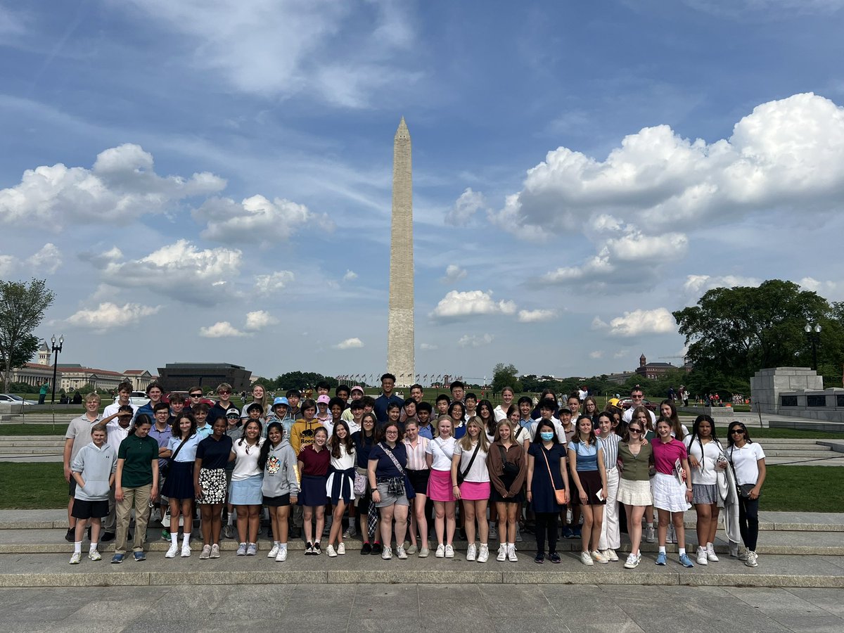 messssa's tweet photo. Enjoying WWII Memorial! What a beautiful day we had! @shady_side https://t.co/MKPMzdMzv5