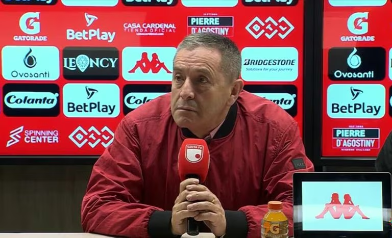 VBarCaracol's tweet photo. #YoEscuchoElVbarCaracol 

🦁📊Este es el rendimiento de Eduardo Méndez en sus dos pasos como presidente de Independiente Santa Fe:

👉Un título de Superliga y dos subcampeonatos de liga colombiana

📻Sintonícenos lunes a viernes de 2 a 4pm por @CaracolRadio https://t.co/82mMr1cWDq