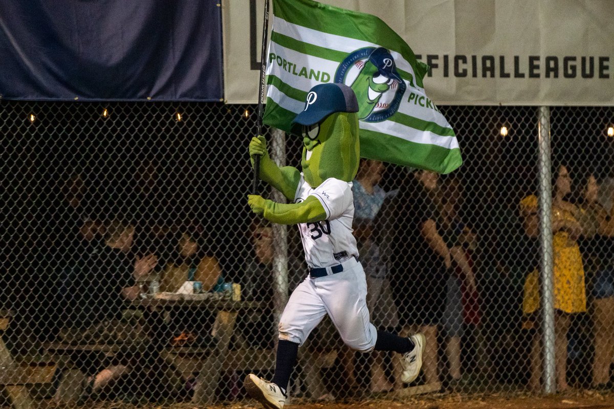 picklesbaseball's tweet photo. We're 3️⃣ WEEKS away from the season ‼️

To celebrate we're giving away a Pickles flag SIGNED by Dillon T. Pickle 😎🥒

All you have to do to enter is like, retweet &amp; follow!

Best of luck &amp; remember to secure your seats - tickets are going fast! ➡️ https://t.co/77FXGSbNBq https://t.co/WmSQgp0PB5