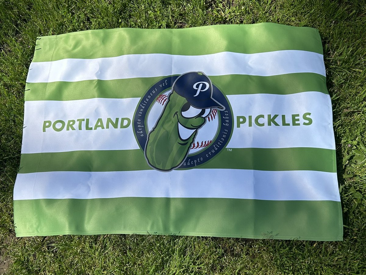 picklesbaseball's tweet photo. We're 3️⃣ WEEKS away from the season ‼️

To celebrate we're giving away a Pickles flag SIGNED by Dillon T. Pickle 😎🥒

All you have to do to enter is like, retweet &amp; follow!

Best of luck &amp; remember to secure your seats - tickets are going fast! ➡️ https://t.co/77FXGSbNBq https://t.co/WmSQgp0PB5