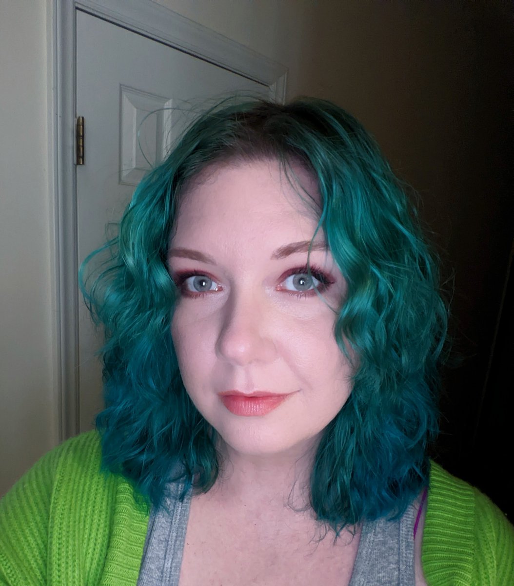 hellfrogger's tweet image. remember before I panicked that i might have to find a job? when i had cool hair? ☄️