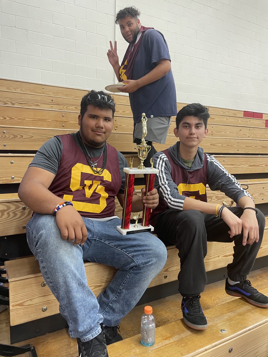 Rockin the new trophy for ⁦<a href="/SimiValleyHS/">Simi Valley High</a>⁩🏀❤️#inclusionrevolution #unifiedpioneers