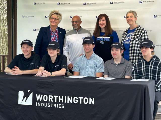 aadrean's tweet photo. Thanks so much to @WorthingtonInds for partnering with us. We are grateful for all that you do for our @wcsdistrict, students, and families. It was a great day to celebrate the success of our @WKHSWolves and Thomas Worthington HS students! #itsworthit #fulltimeemployment https://t.co/3Ai4lNu7Kp