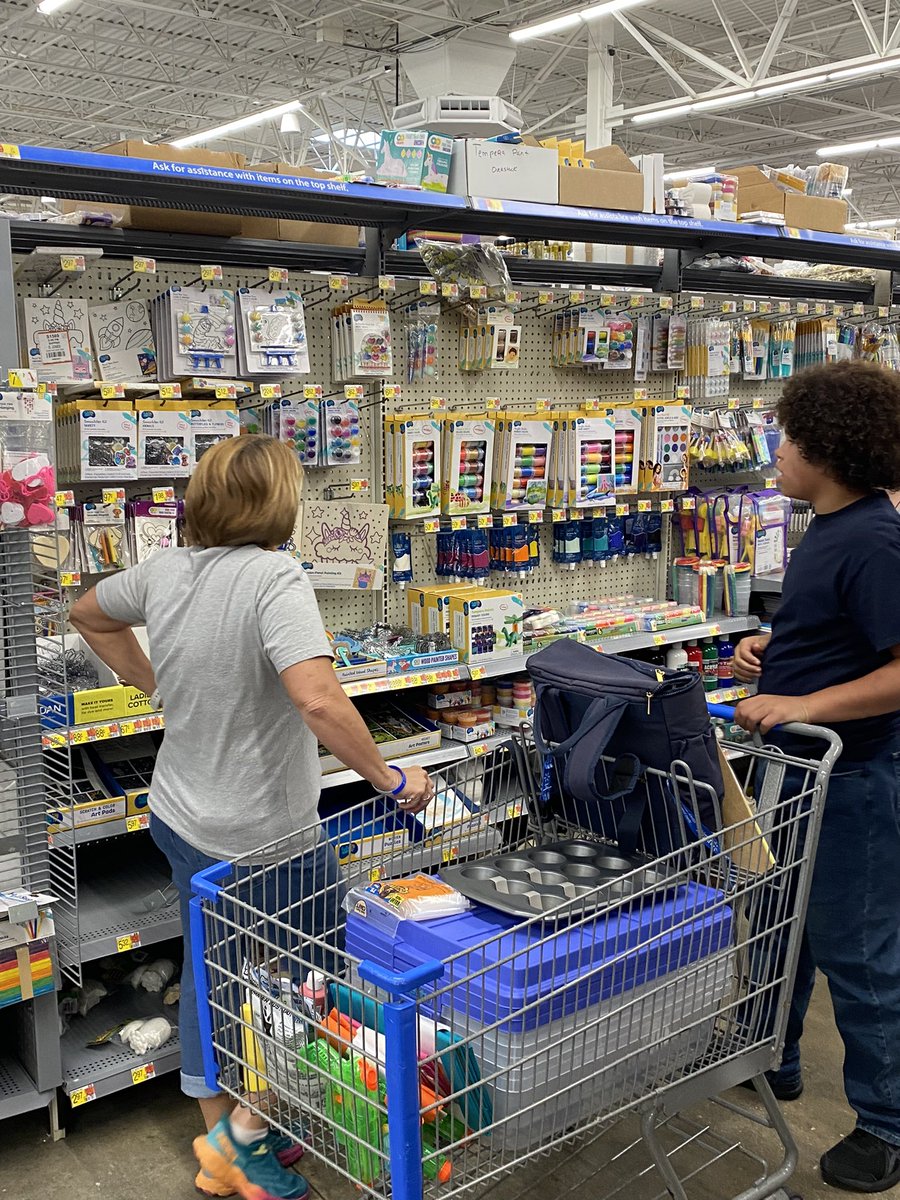 HCS_SpecialEd's tweet photo. Students from @EHMSBruins went to @Walmart and @Lowes today for community based instruction! @HardinCoSchools #hcsbettertogether #communitybasedinstruction https://t.co/vgoXHgVOwR