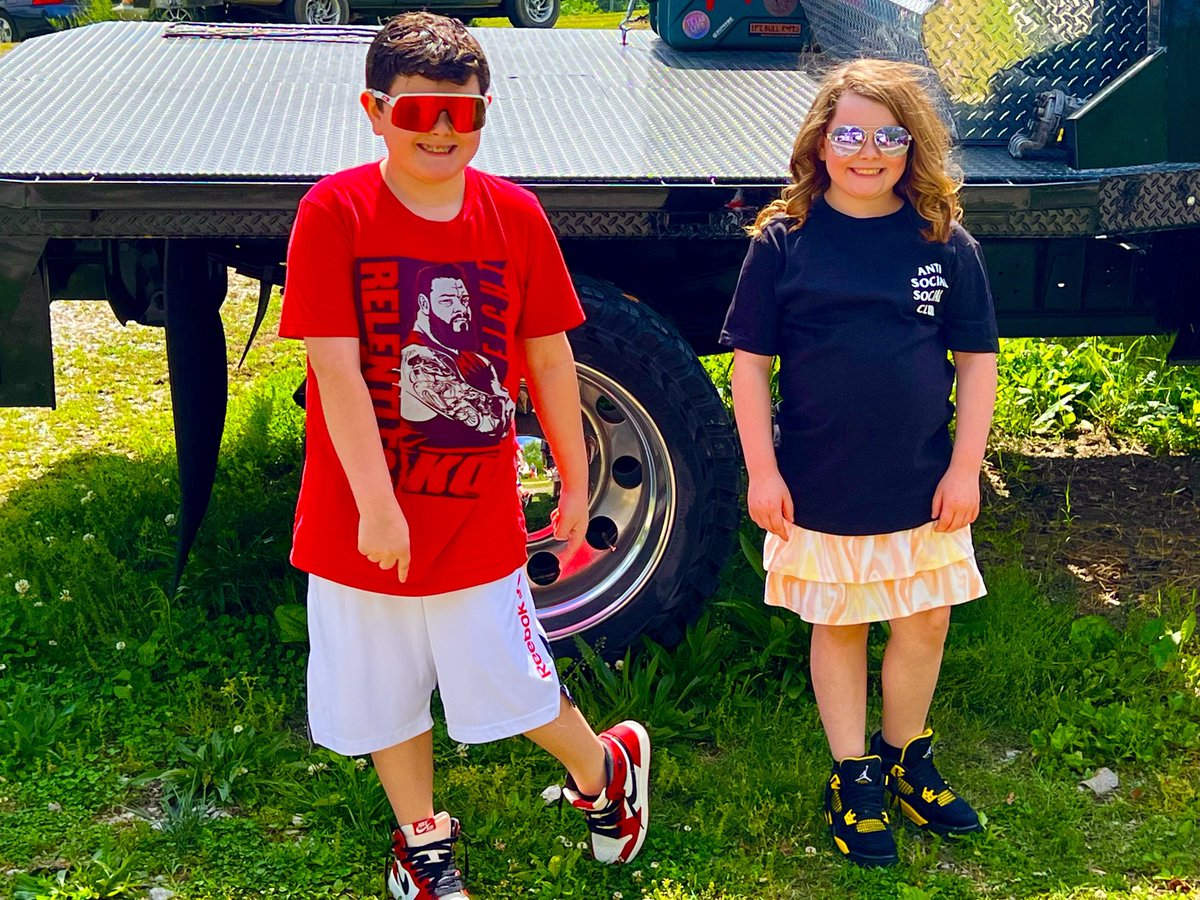a_dsshoes's tweet photo. Taking kids to WWE Smackdown let’s go!!!!!! https://t.co/LtD9GTnEMn