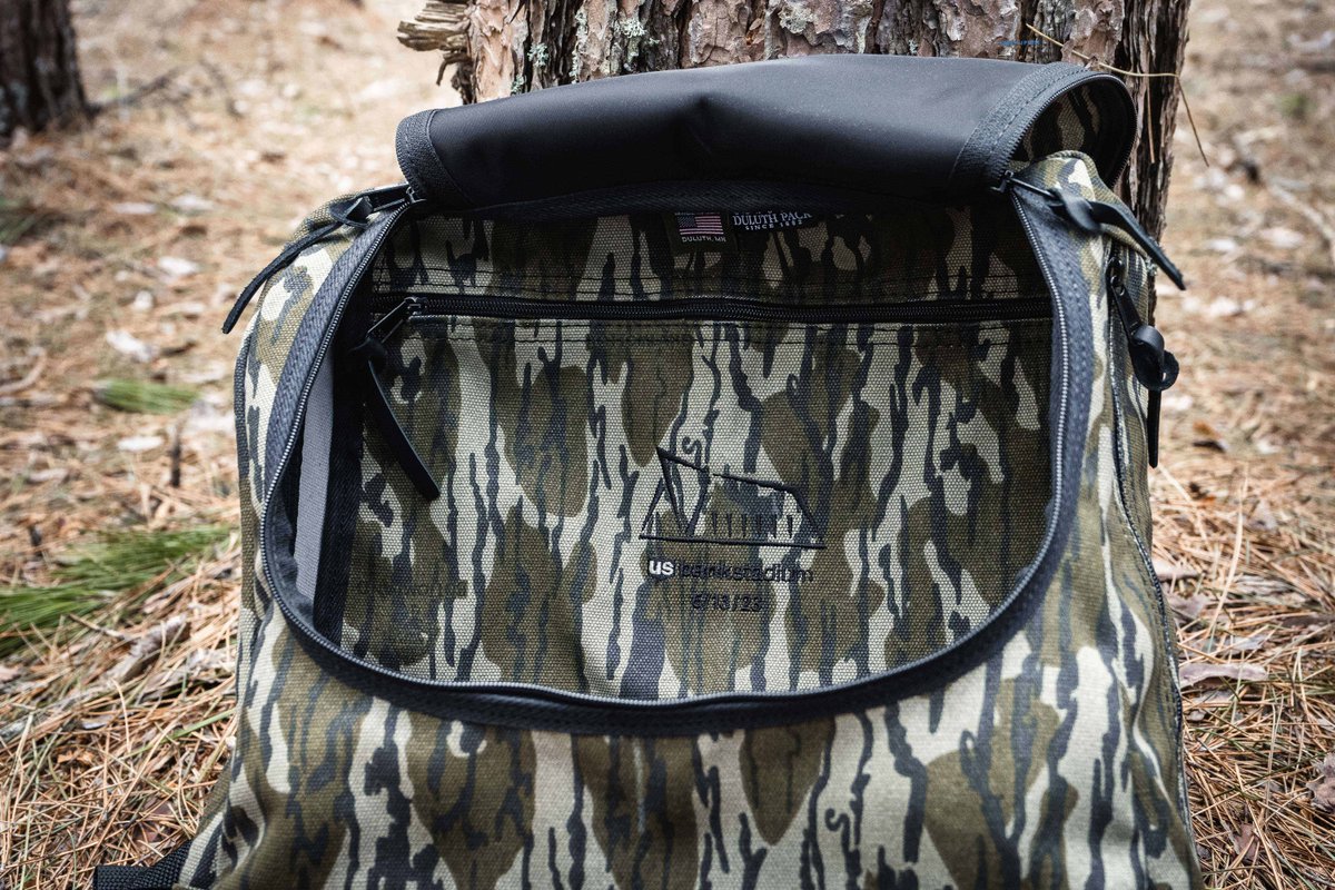 usbankstadium's tweet photo. Thank you to our friends from @duluthpack for the custom gear for Luke Combs!
#LukeCombsMPLS https://t.co/X19WNyxO58