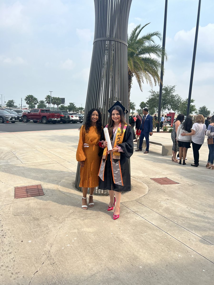Miss_Verdin's tweet photo. Thank you for everything you have done for me! You are the best mentor teacher one can have. I am beyond blessed and thankful to have you guiding me through this journey! God bless you always 🥳👩🏻‍🏫❤️ @dloera77 https://t.co/AZrlFsYB55