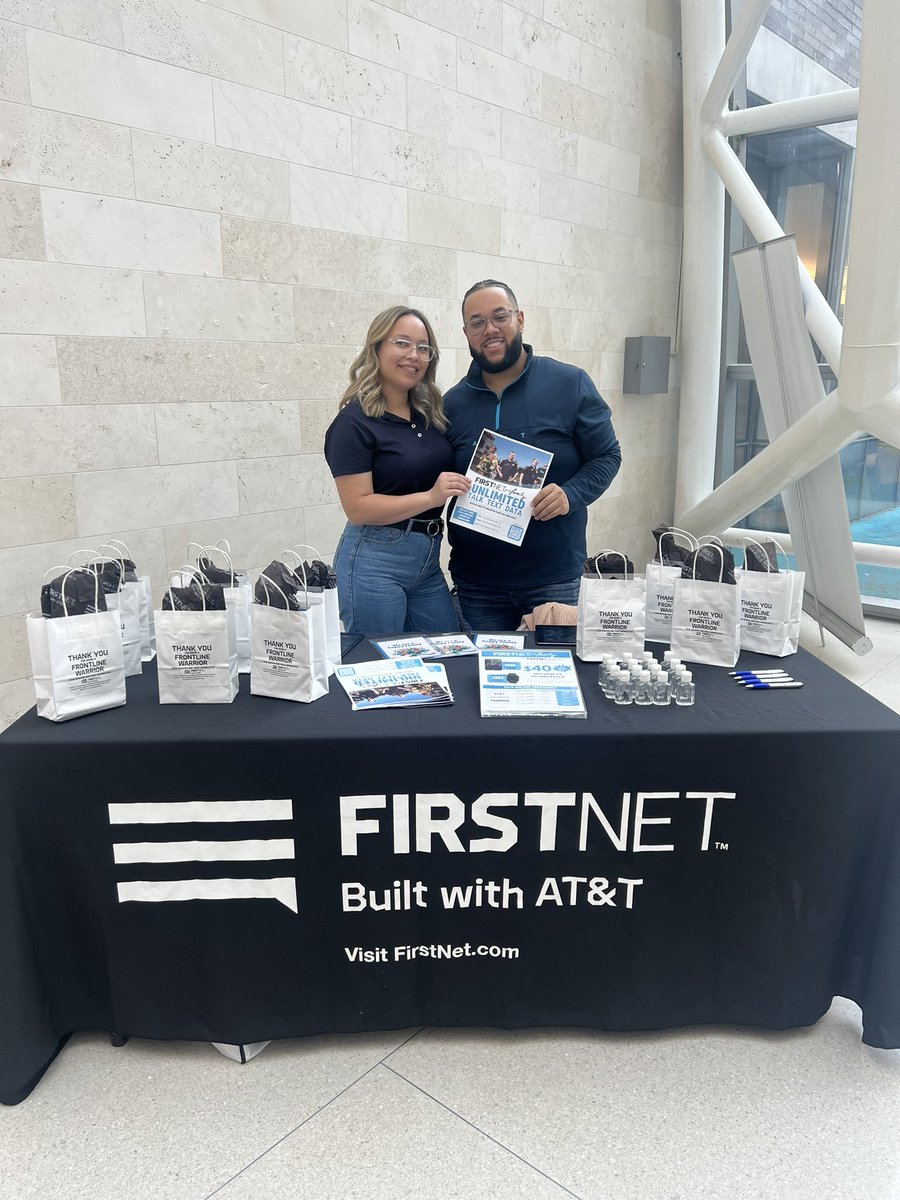 AiralisG's tweet photo. We had a blast on our 2nd day event back at Jacobi medical Center!!! 🎉🎉🎉#jacobimdicalcenter #signature #FN @celenny_l @angels_candie @FsantoATT @Carlos_Breton9 @JuanQuero05 @Kthompson0313 @judy_cavalieri @Niicky4750 https://t.co/ARuXsXdnAP