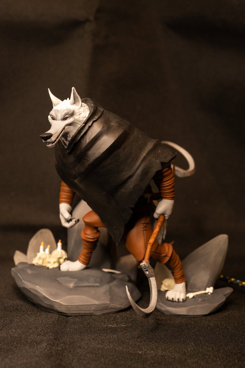 Askildus's tweet image. I'll be sharing my creative projects here, starting with my latest one: Death Wolf by @ManuelDeJorge. I might have added some candle LEDs and what not 👀