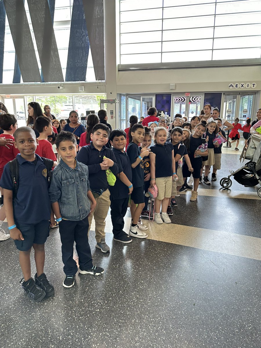 School 4 Grade 1 tweet media