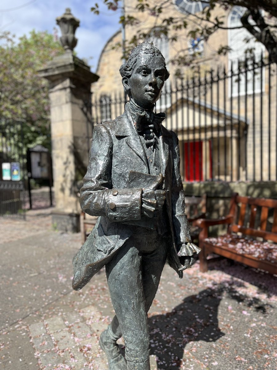 orygunjule's tweet photo. @edinburgh I met him yesterday. 😊 He’s not much of a talker. https://t.co/Mz0XWFq2Rz