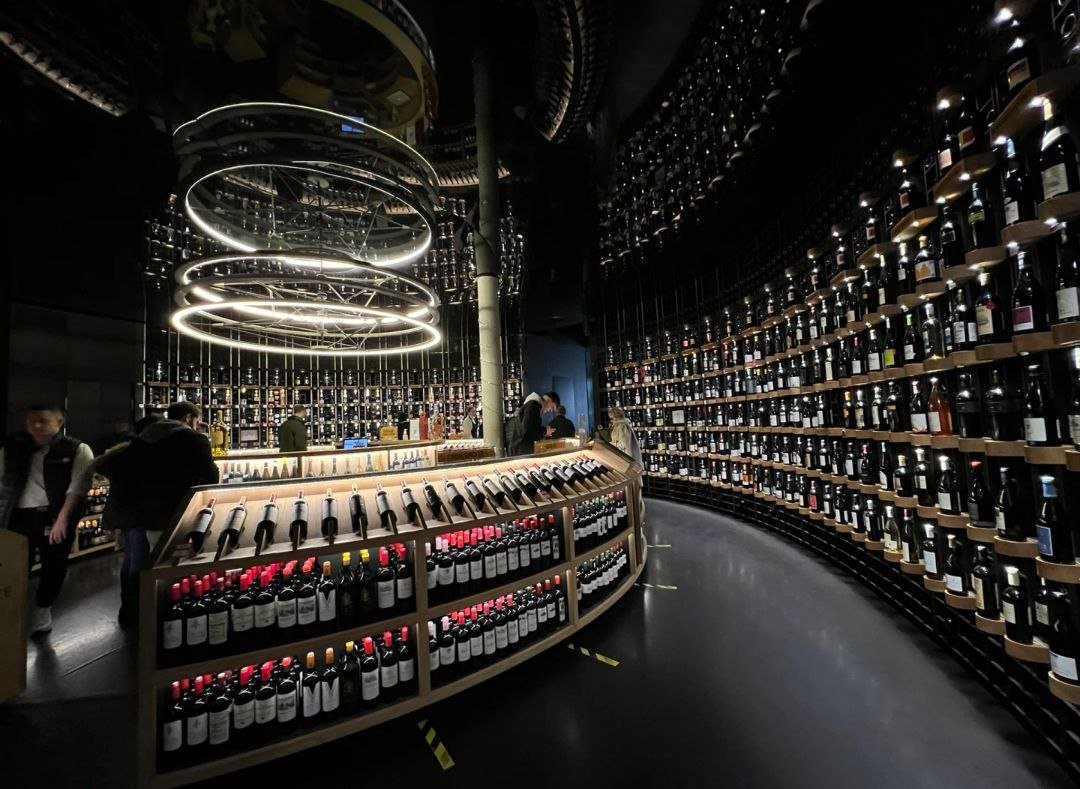 CBaxter4's tweet photo. I went to the Bordeaux Wine Museum once a long time ago and loved the sense of atmosphere. @BordeauxWines
#Rometta  
#Milan
#KingCharles
#rememberingdylancallaghan
#monaco
#frenchriviera
#luxury
#luxuryhomes
#luxuryliving
#montecarlo
#Wine 
#Bordeauxwines https://t.co/42ac9bbirY