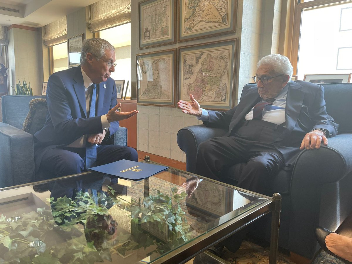AmbHerzog's tweet photo. I had a fascinating meeting with Dr. Henry Kissinger, a giant of American diplomacy. We discussed the complex global arena and its implications for Israel and the Middle East. As we mark #Israel75, we also touched upon Israel’s achievements and challenges. https://t.co/e39WbxjRnY