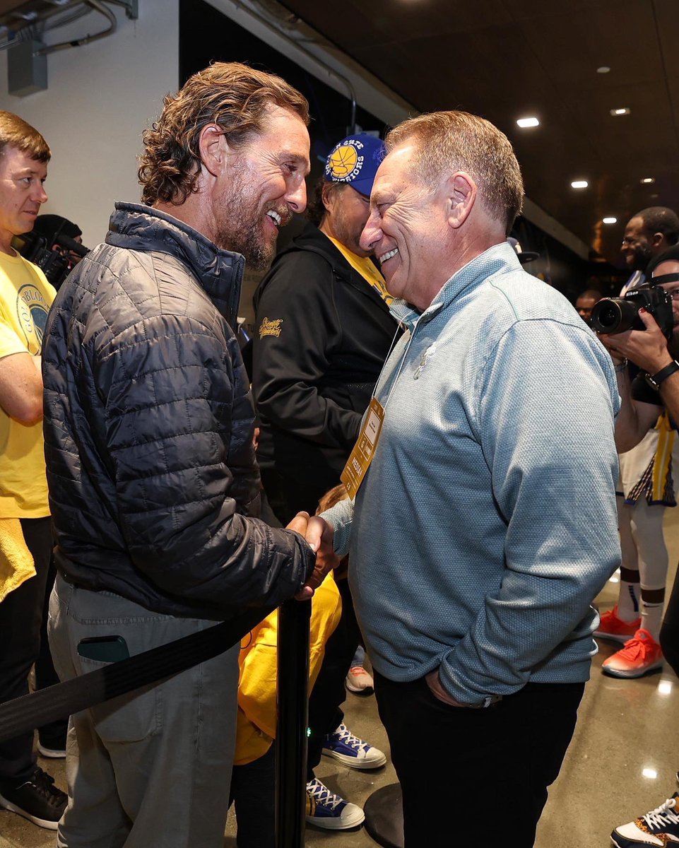 DconnorK's tweet photo. I didn't know Rick Grimes liked basketball https://t.co/MXgsKHMN7m