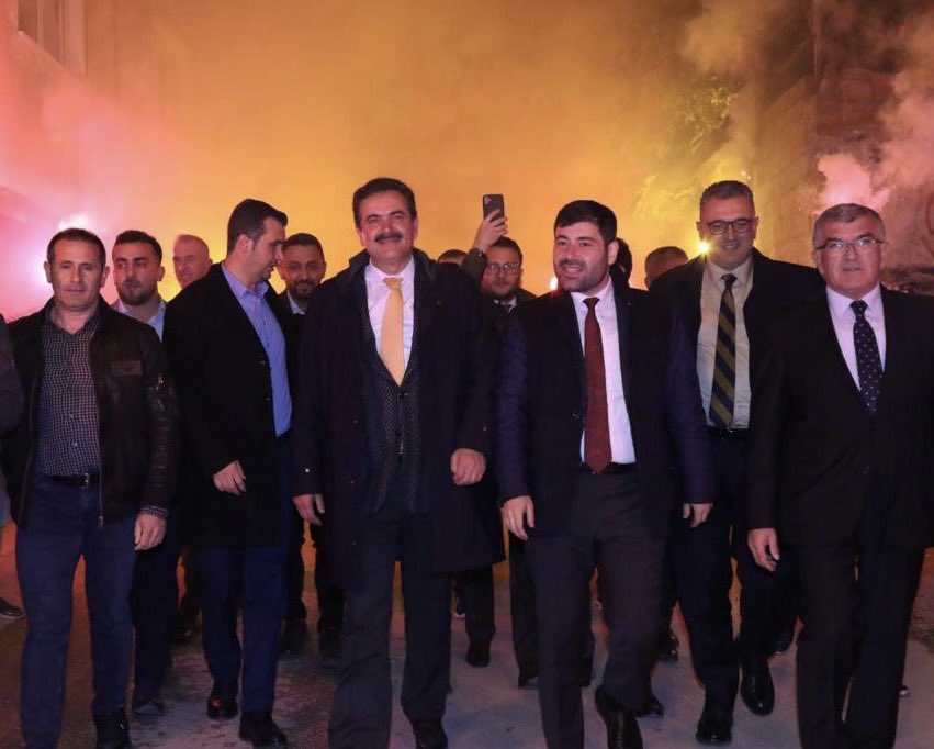 akpartiamasyail's tweet photo. .
📍 TEŞEKKÜRLER ZİYARET! 

Seçime 1 gün kala Ziyaret Belediye ‘sinde yapmış olduğumuz mitingimize coşkuyla katılan #Ziyaret halkımıza çok teşekkür ederiz! 

HEP BERABER; DOĞRU ZAMAN, DOĞRU ADAM! 

@avhalukipek 
@cilezhasan 
@abugrasimsek 
@mehmetu13444662 

#DURMAKYOKYOLADEVAM https://t.co/AguQKYjwa0
