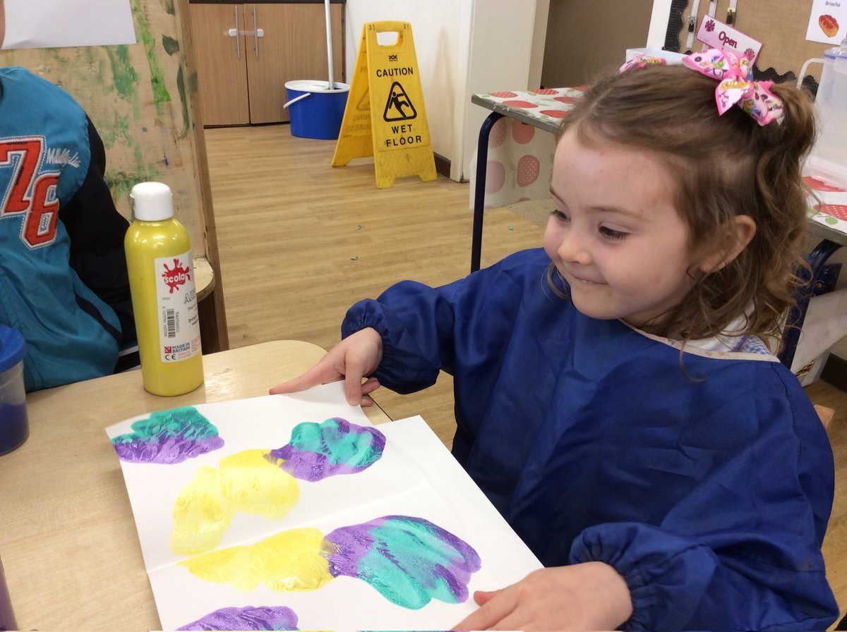 Nursery_BBSM's tweet photo. We created beautiful butterfly pictures by squeezing the paint on one side of the paper and folding it in half to create our whole butterfly. #smbbearlyyears #smbbart https://t.co/JemWc98jf6