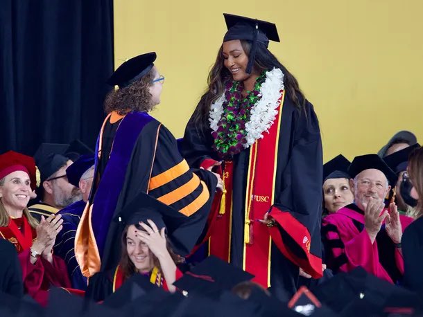 Phil_Lewis_'s tweet photo. Congrats to Sasha Obama, who graduated from University of Southern California today!

https://t.co/VhY2bNz7WN https://t.co/msbEuC4ox3