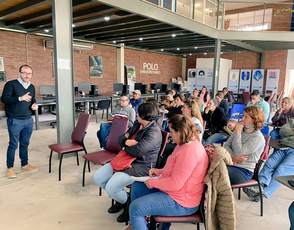 AreaEmprender's tweet photo. 💪 Cada vez más proyectos confían en el proceso del Programa Municipal de Créditos Crece 🚀. Capital humano y financiero. Asistencia técnica y financiamiento.
👉 Hoy iniciamos la capacitación correspondiente a los inscriptos en abril. https://t.co/oJyHWxpuqY